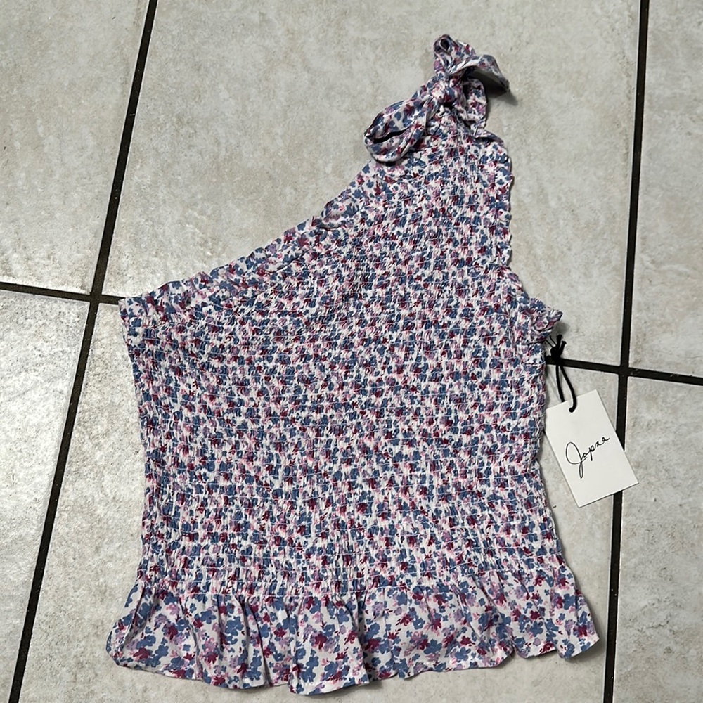 NWT‎ Japna Smocked one shoulder floral top size small